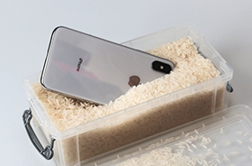 iPhone เปียกน้ำ ใครชอบนำไปแช่ในข้าวสาร Apple เตือนอย่าหาทำ !