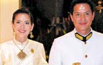 อ้อม - อาท รับพระราชทานน้ำสังข์ ที่วังไกลกังวล