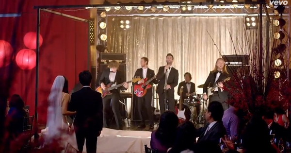 MV Sugar เพลงใหม่ Maroon 5 จัดเซอร์ไพรส์คู่แต่งงาน ทำเจ้าสาวลืมเจ้าบ่าว