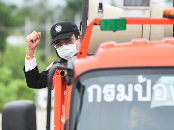 ส่องเลขเด็ด บิ๊กตู่ ลงพื้นที่น้ำท่วม เลขรถบรรทุก - เครื่องบิน - รถยนต์ มาครบ !