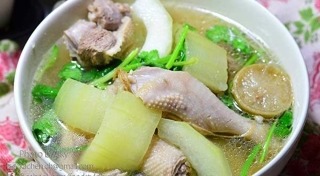 ไก่ต้มน้ำปลา