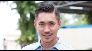 ใต้เงาจันทร์