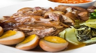 ขาหมูพะโล้