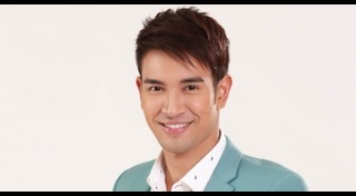 ใต้เงาจันทร์