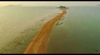 ทะเลแหวกสันหลังมังกร