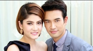 ใต้เงาจันทร์