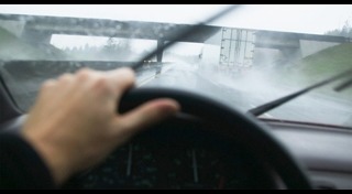 ขับรถหน้าฝน