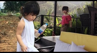 ไก่ มีสุข