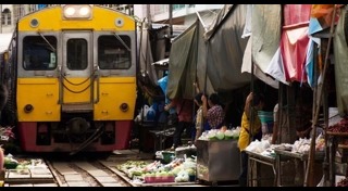 ตลาดร่มหุบ