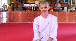 เอ๋ อัจฉรา ทองเทพ