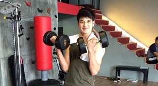 แว่นกันแดดดารา