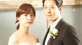 อีดองกัน โจยุนฮี