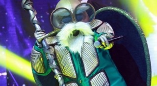 ปนัดดา เรืองวุฒิ