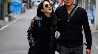 นุ่น วรนุช เที่ยวต่างประเทศ