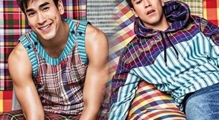 ดาราถ่ายแบบแพรว