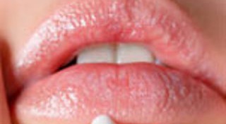 ดินสอเขียนขอบปาก